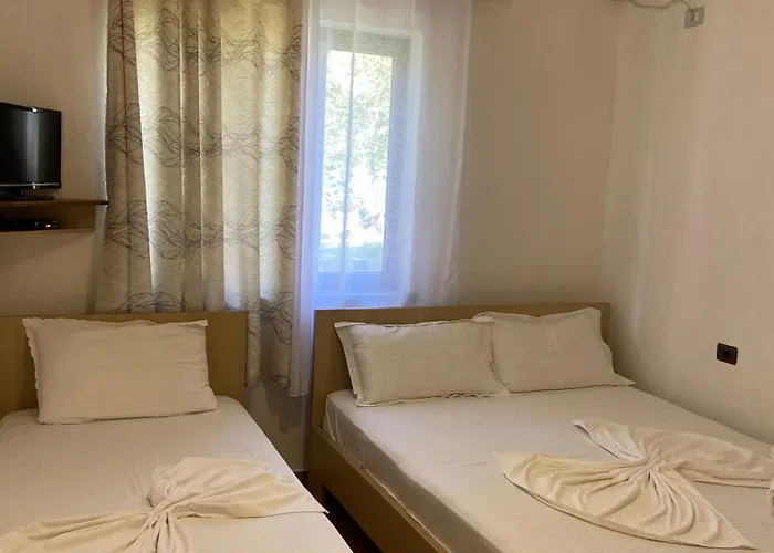 Sun Roll Apartment Baks-Rrjoll